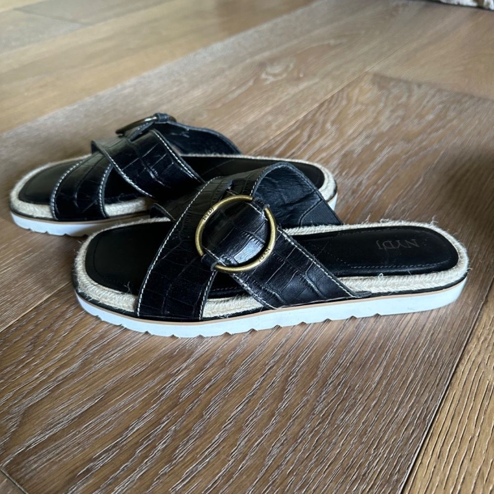 NYDJ Ross Slide Sandal Black Leather Crisscross Comfort Size 8 NEW - Picture 5 of 10